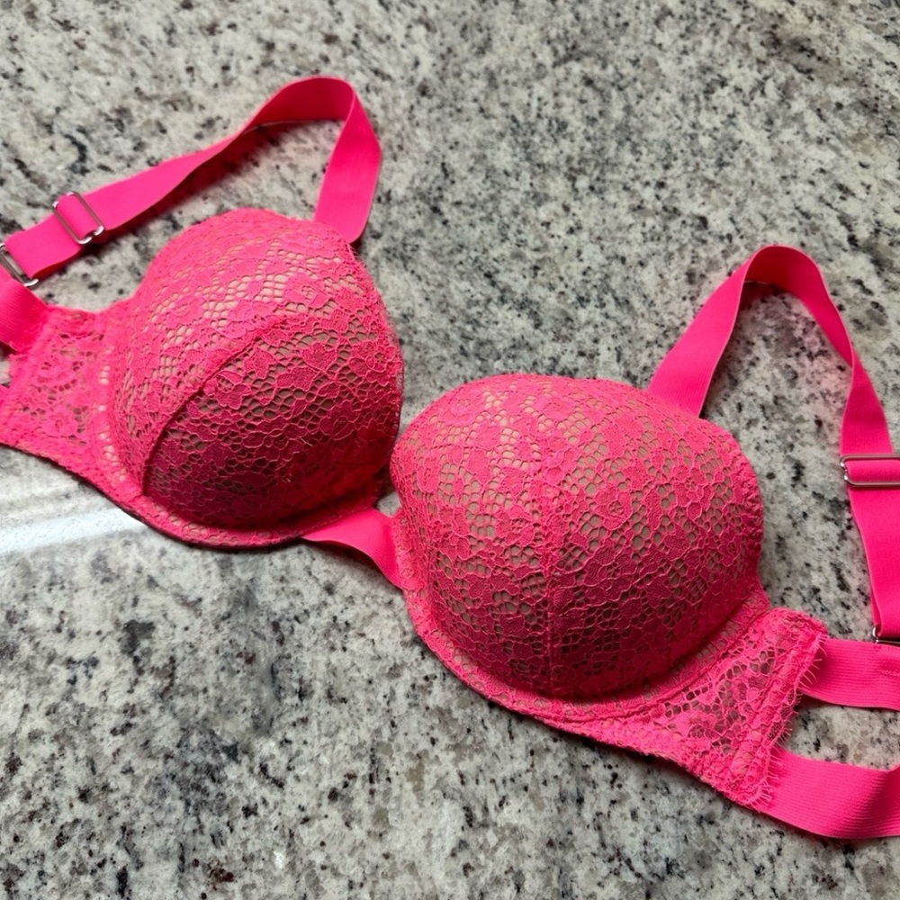Victoria's Secret Hot Pink Strappy Very Sexy Push-Up Bra Women's 32DD